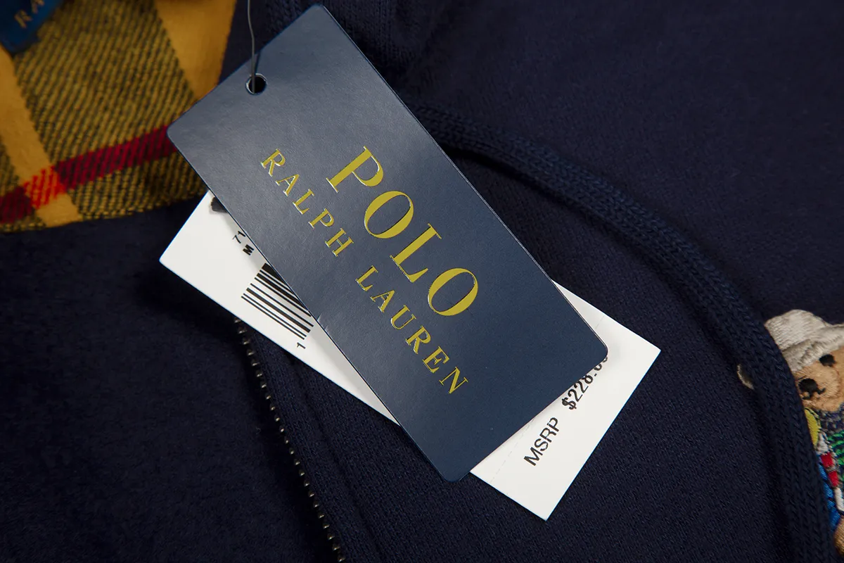 P270 White background picture [Popular item] Style number: 25104# Color: Navy blue/hemp gray/white Size: S to XL - Ralph Lauren/Ralph Lauren 2025AW Autumn and Winter bear series stacked topstitch design plaid lining hooded cardigan zipper sweatshirt - original workmanship consistent professional four-needle six-thread topstitch design✅ - face 370g double-sided cotton heavyweight fabric Contrast color yarn-dyed plaid inside ✅| - Highly restored customized brand zipper 0.8 pure cotton high-density hook and loop bonnet ✅ - RL limited design style Colorful bear logo precision embroidery Bright color contrasting plaid hood inside The upper body is colorful and distinguishes the classic style. Both men and women can easily control it. Simple and clean, versatile and can go wrong. Exposed topstitch 0.8 cm retro primary color hook and loop drawstring. Every detail is perfect.